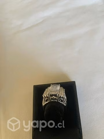 Anillo con 38 zircones rodeando uno central NUEVO - Imagen 3