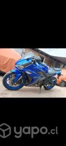 Moto corsa r335 años 2022