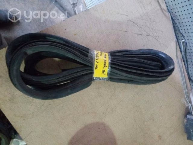 Goma pilar puerta del izq Ford Ranger 2.5 2007-12