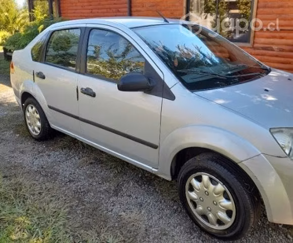Vendo auto ford fiesta