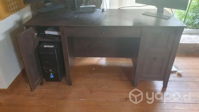 Escritorio de madera