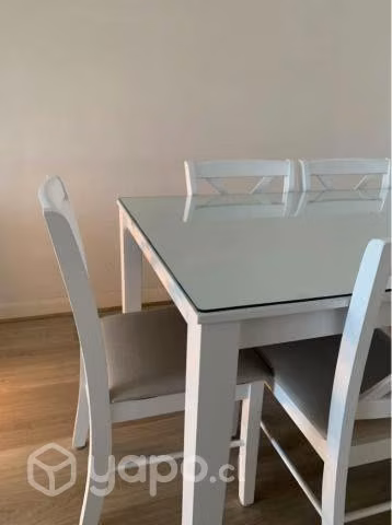 Comedor blanco (6 sillas) + cubierta protectora