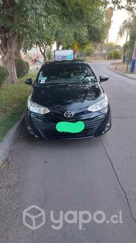 Taxi colectivo Toyota Yaris