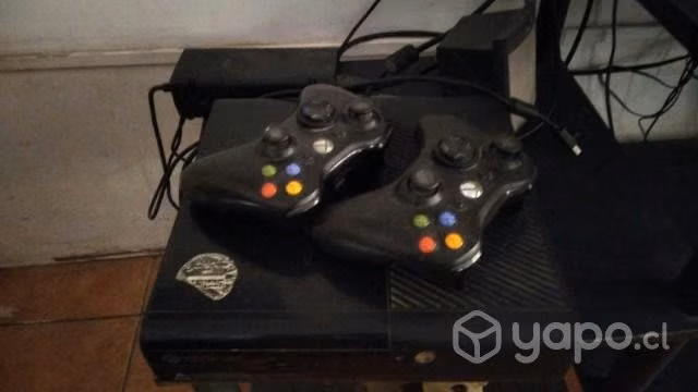 Xbox con 2 manillas