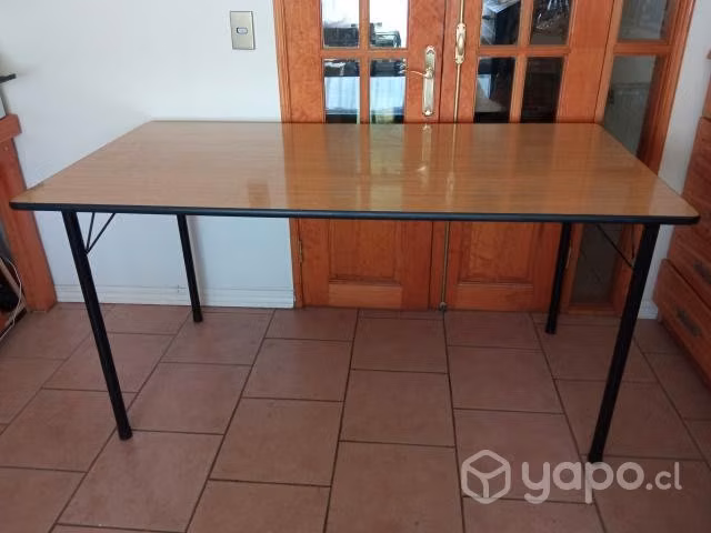 Mesa de cocina excelente estado