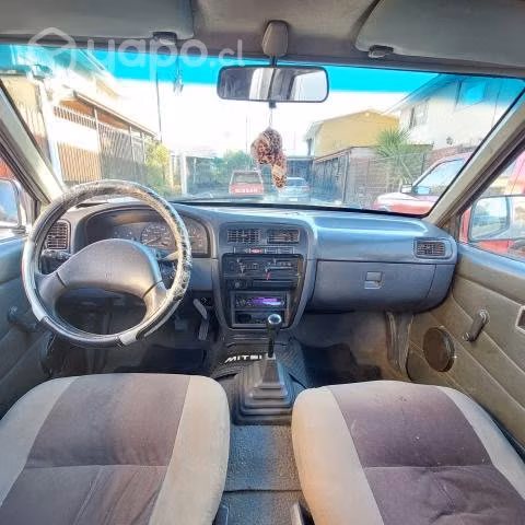 Camioneta D21 cabina y media