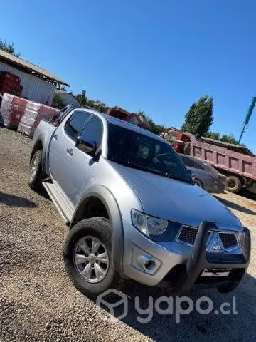 Mitsubishi l200 Dakar automática full equipo 4x4