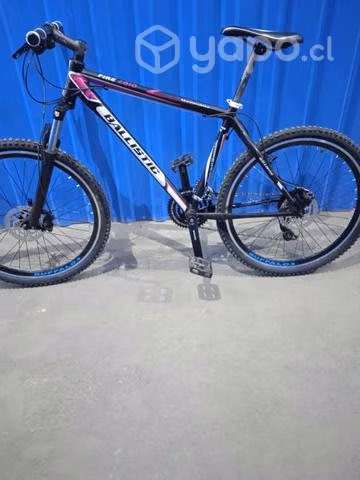 Bicicleta marca BALLESTIC MOUNTAN BIkE