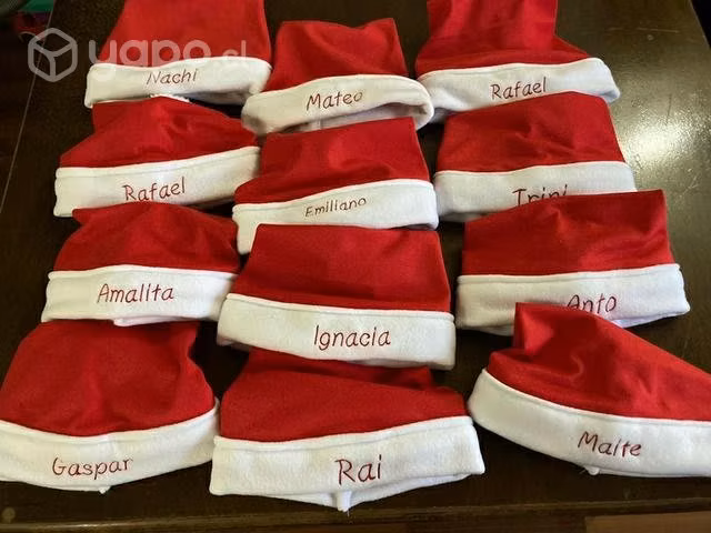 Gorritos de pascuero bordados