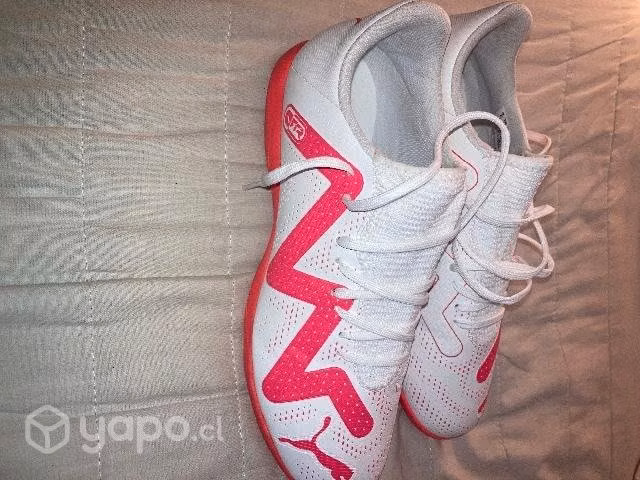 Zapatos futbolito Puma