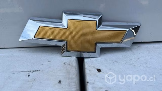 Emblema mascara chevrolet sail (16-22)