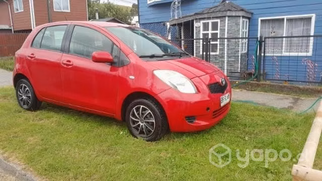 Vendo Toyota yaris 2008