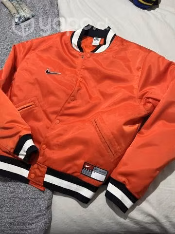 Casaca Nike