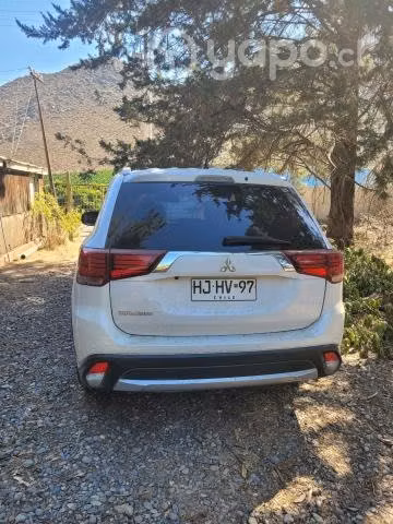 Mitsubishi Outlander 2015