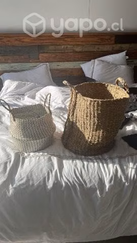 2 cestas de mimbre un pequeno y un grande