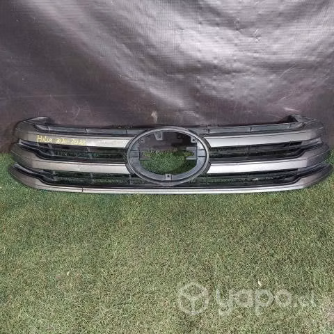 Mascara toyota hilux 2016 2020