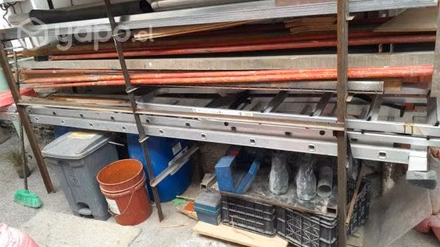 Escalera larga por día