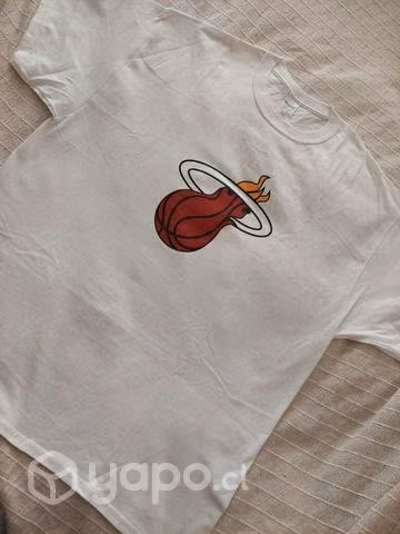 Polera blanca de hombre