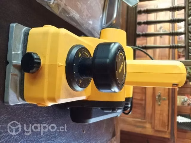Cepillo eléctrico DeWALT