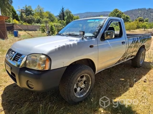 Vendo camioneta Nissan Terrano año 2012