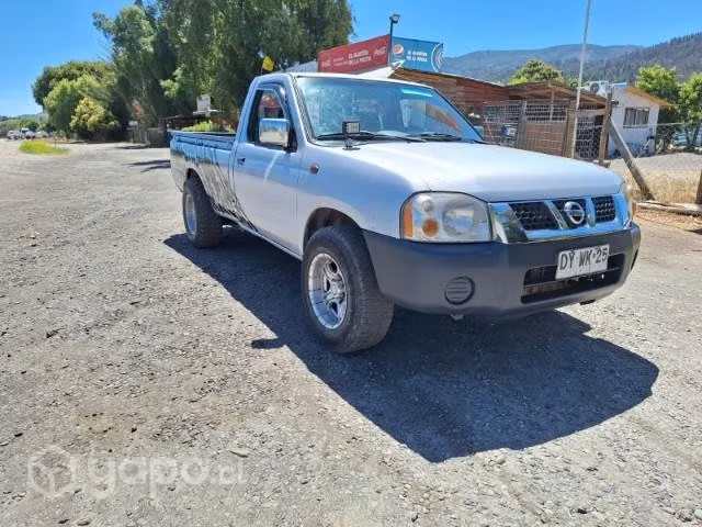 Vendo camioneta Nissan Terrano año 2012