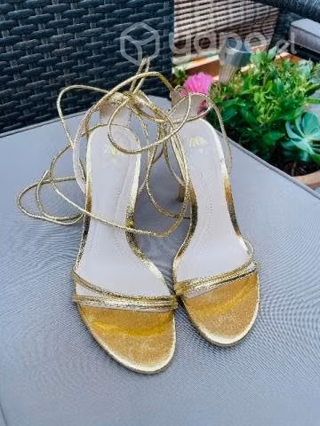 Sandalias Zara nuevas doradas talla 36