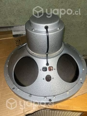 Parlantes antiguos de 15" necesito