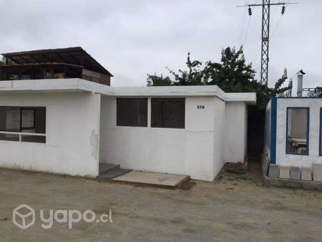 Vendo casa solida desarme con quincho