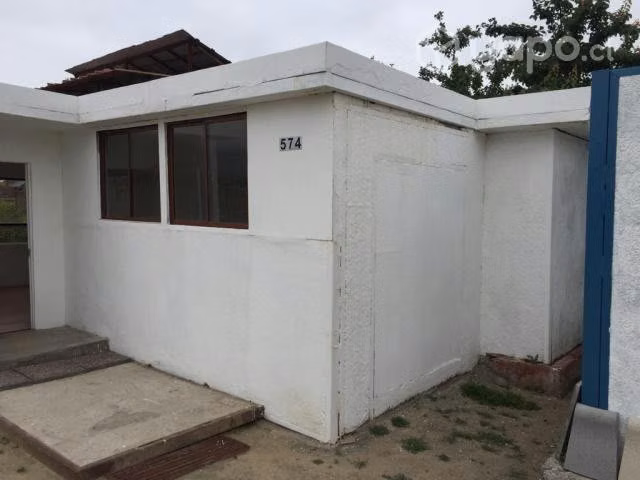 Vendo casa solida desarme con quincho