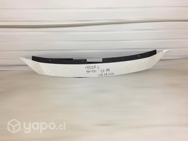 Moldura de capot mazda 