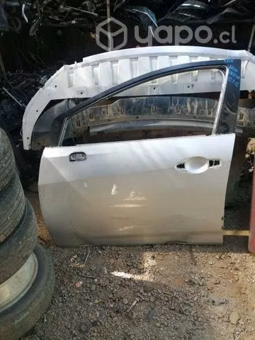 Puerta delantera izquierda Nissan new Versa orig