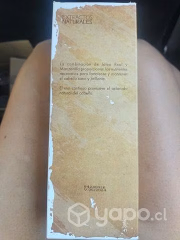 Shampoo jalea real y manzanilla y jojoba
