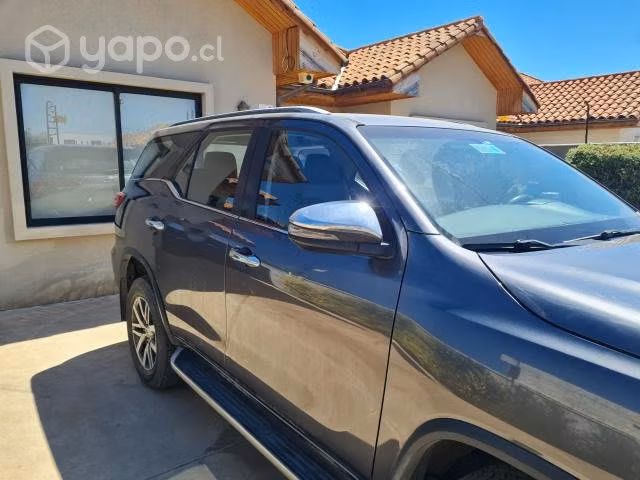 Vendo Toyota Fortuner SRX