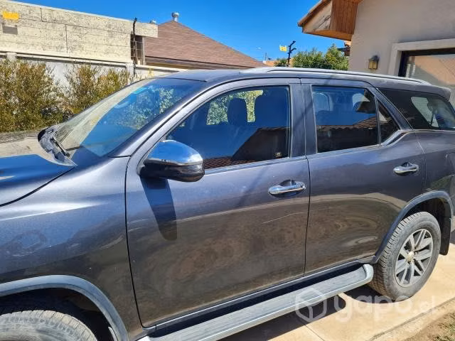 Vendo Toyota Fortuner SRX