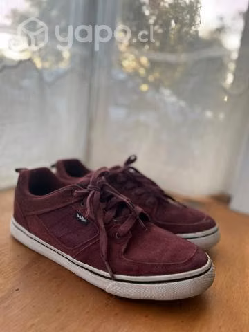 Zapatilla burdeo Maui And Sons
