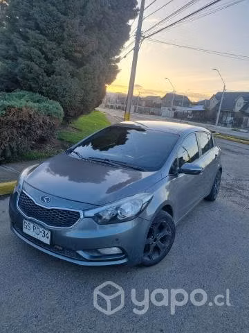 Se vende kia cerato 5 sport