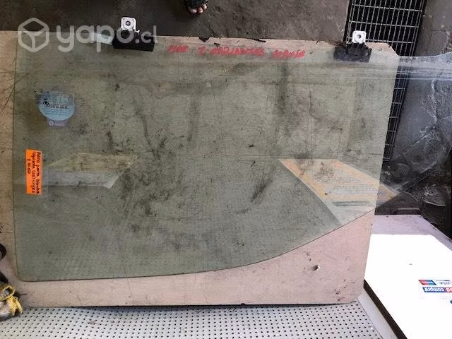 Vidrio puerta delantero izquierd Great Wall Wingle