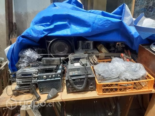 Lote radios, parlantes, DVD, entre otros