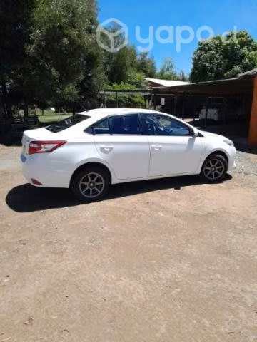 TOYOTA YARIS, año 2015
