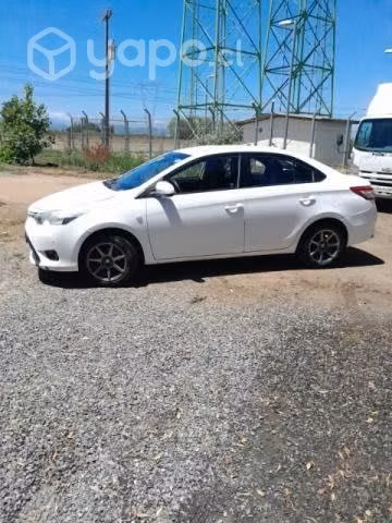 TOYOTA YARIS, año 2015