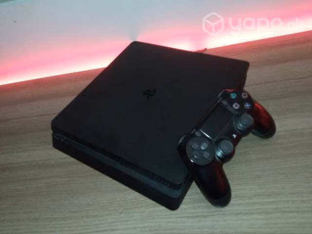 PS4 con 1 mando y 4 juegos