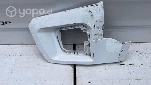 Moldura izquierda parachoque delantero chevrolet c