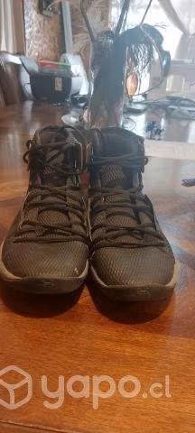 Zapatillas de basquet 47.5