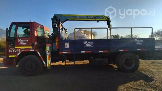Se vende camion ford cargo 1722e con pluma