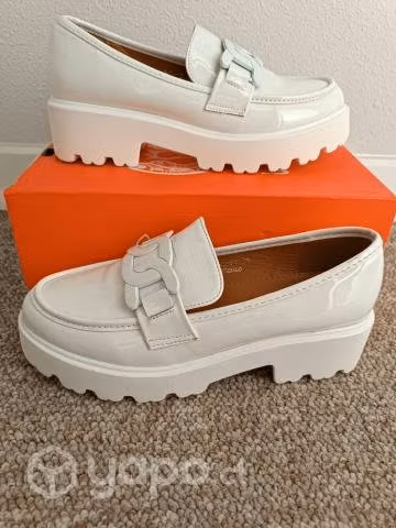 Mocasin blanco