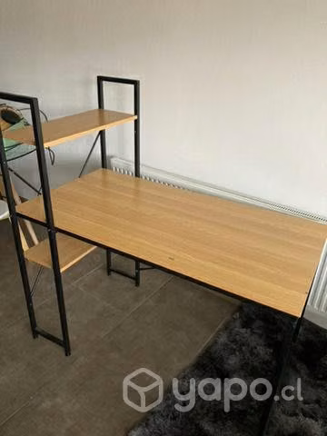 Escritorio de Metal y MDF