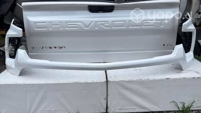 Parachoque delantero chevrolet silverado (23-24)
