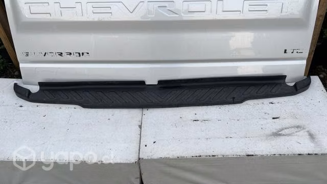 Nissan np300 moldura parachoque trasero (15-19)