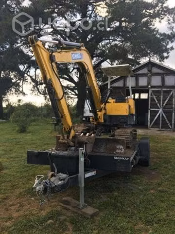 Mini excavadora Yanmar lista para trabajar