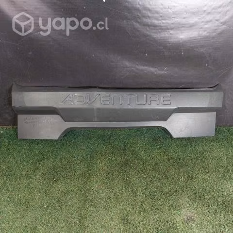 Moldura de parachoque trasero fiat strada 2013 201